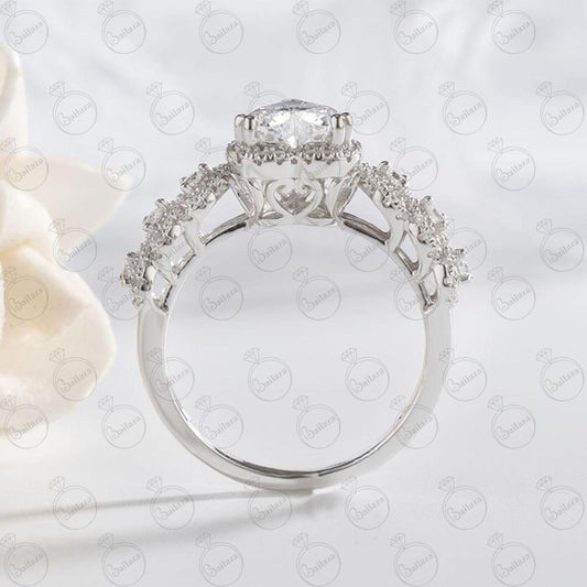 Anello Moissanite unico con taglio a cuore da 0,60 TCW per donna