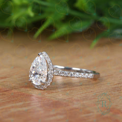 2.00 TCW Pear Cut Bridal Set Lab Grown Diamond Ring for Women