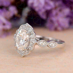 Anello con diamante Halo ovale da 1,00 TCW per donna