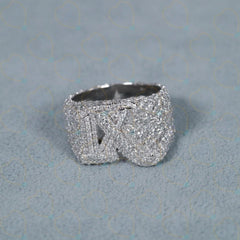 Anello con diamante solitario taglio rotondo creato in laboratorio