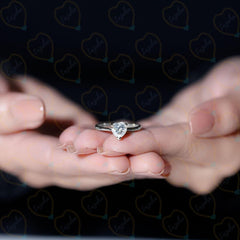 Anello da donna con diamante solitario taglio a cuore creato in laboratorio