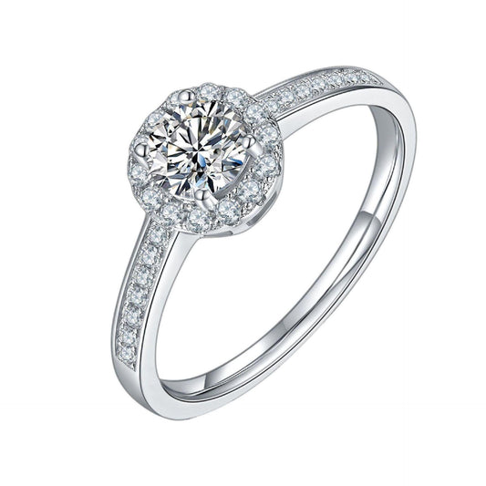 Anello da donna con diamante Halo Lab Grown taglio rotondo da 0,90 CTW