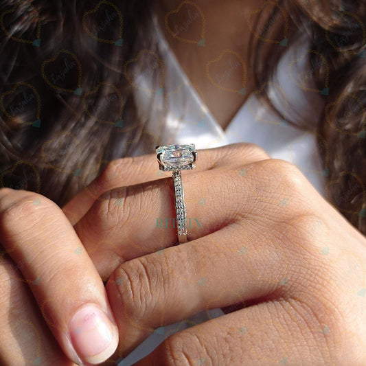 Anello da donna con diamante coltivato in laboratorio con alone nascosto e taglio radiante da 2,50 TCW