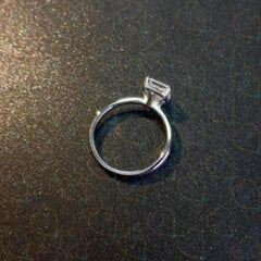 Anello da donna con diamante solitario taglio principessa TCW da 1,50