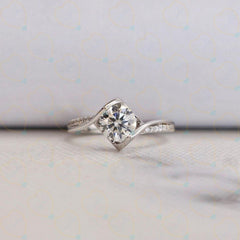 1.00 TCW Round Cut Twisted Lab Grown Diamond Ring for Women