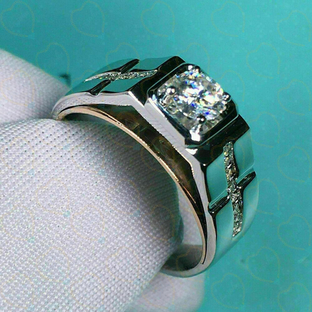 Anello da donna con diamante solitario taglio rotondo con accenti in laboratorio